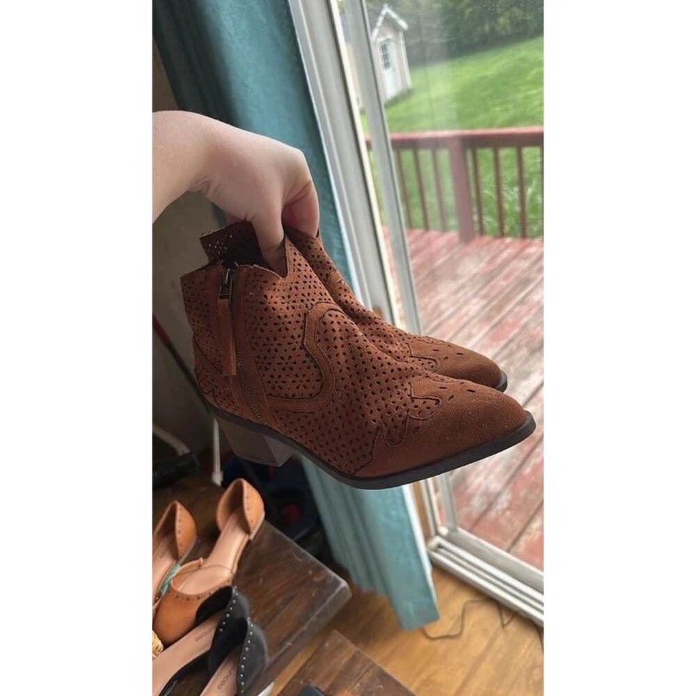 Booties 6.5 - Picture 1 of 1
